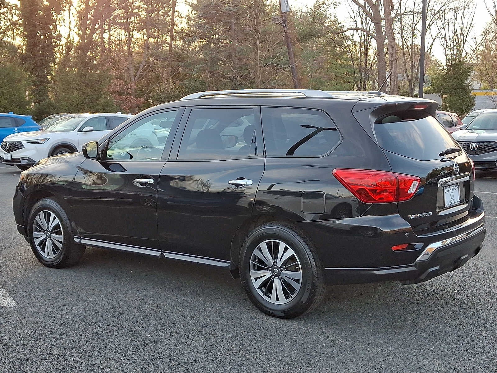 2018 Nissan Pathfinder FWD SV