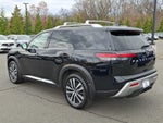 2022 Nissan Pathfinder Platinum 4WD