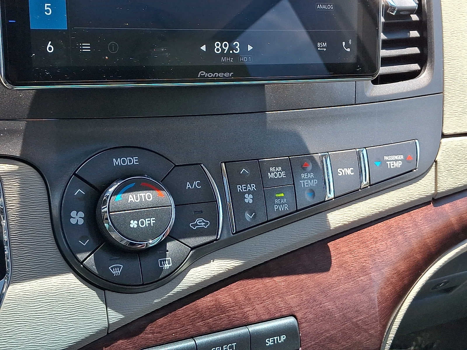 2013 Toyota Sienna 5dr 8-Pass Van V6 XLE FWD
