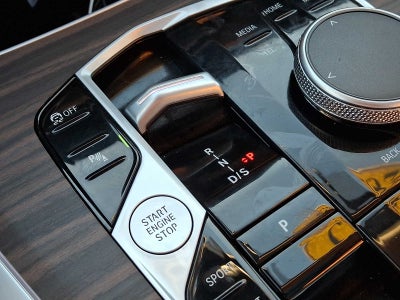 2025 BMW X7 xDrive40i Sports Activity Vehicle