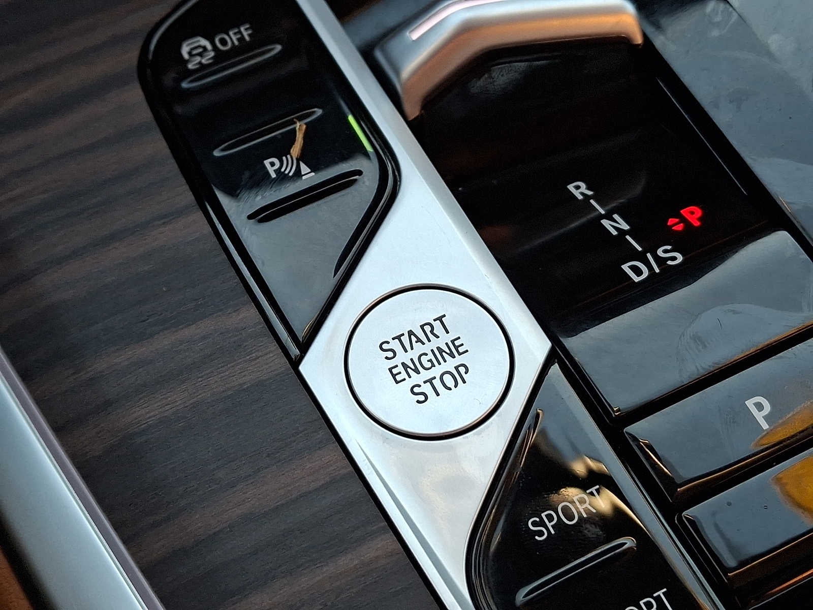 2025 BMW X7 xDrive40i Sports Activity Vehicle