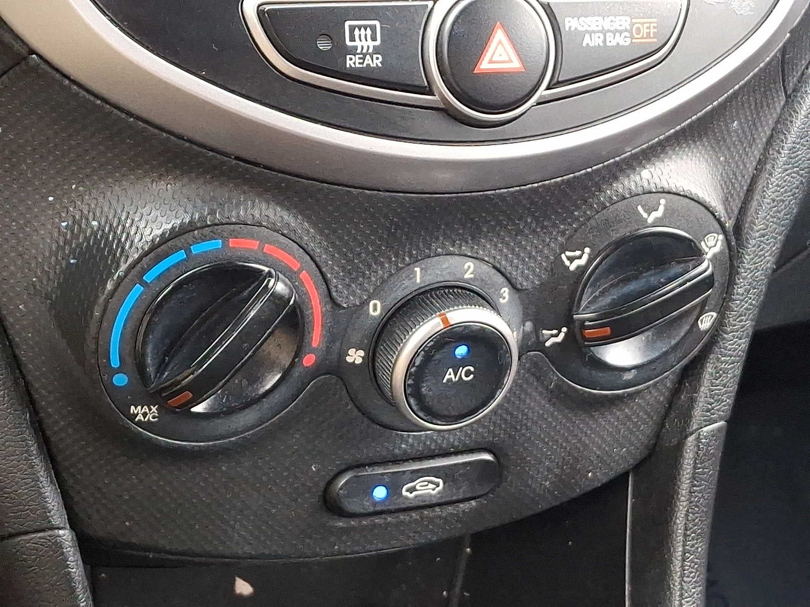 2016 Hyundai Accent 5dr HB Auto SE