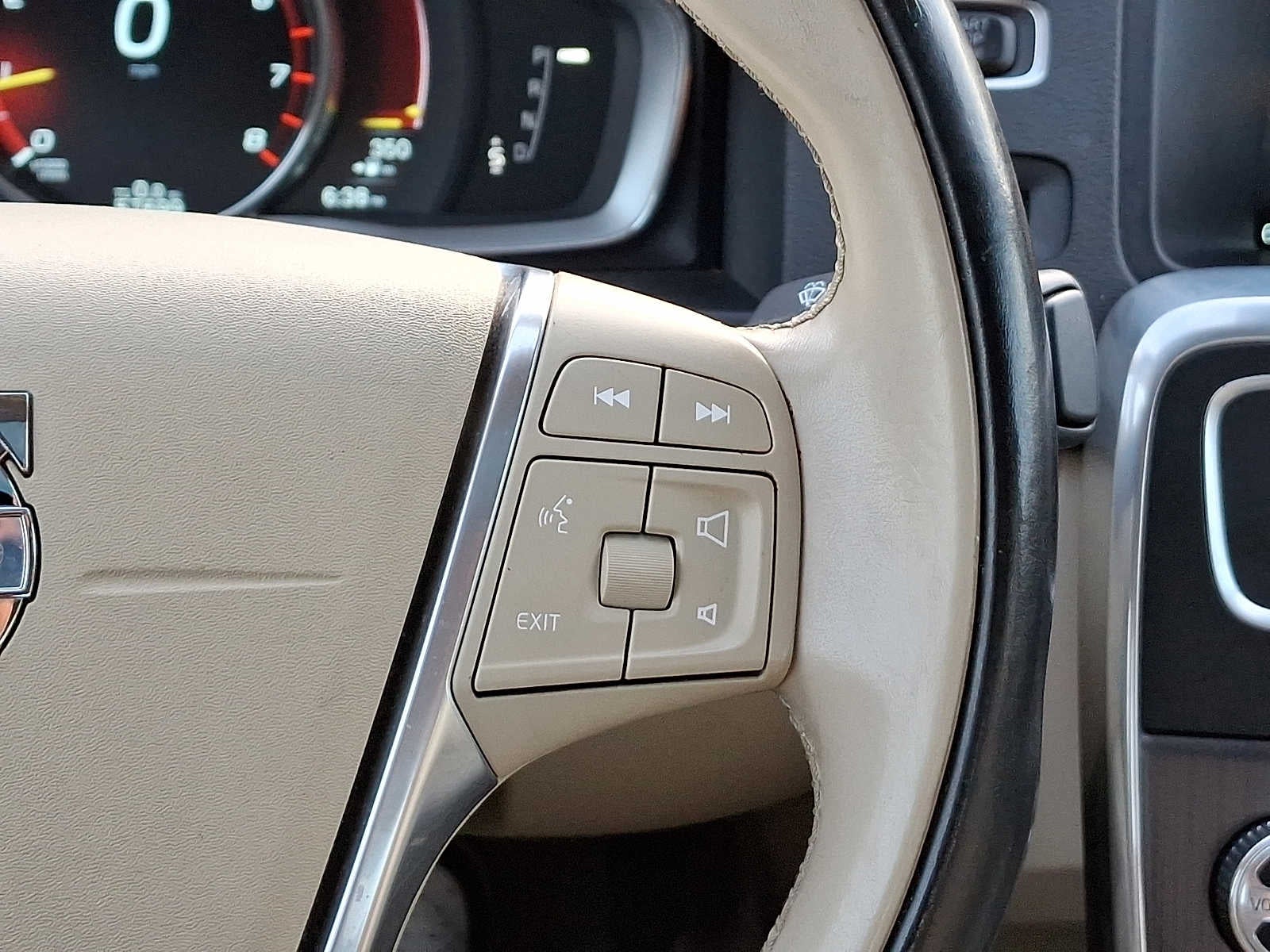 2015 Volvo S60 2015.5 4dr Sdn T5 Premier AWD