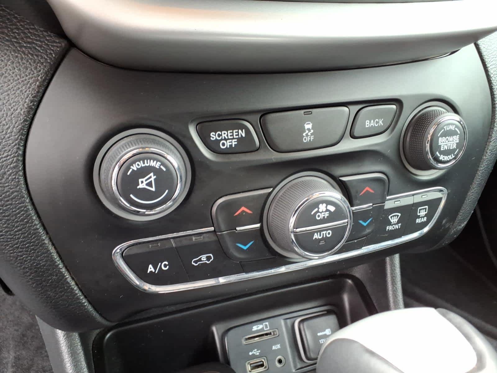 2014 Jeep Cherokee 4WD 4dr Trailhawk