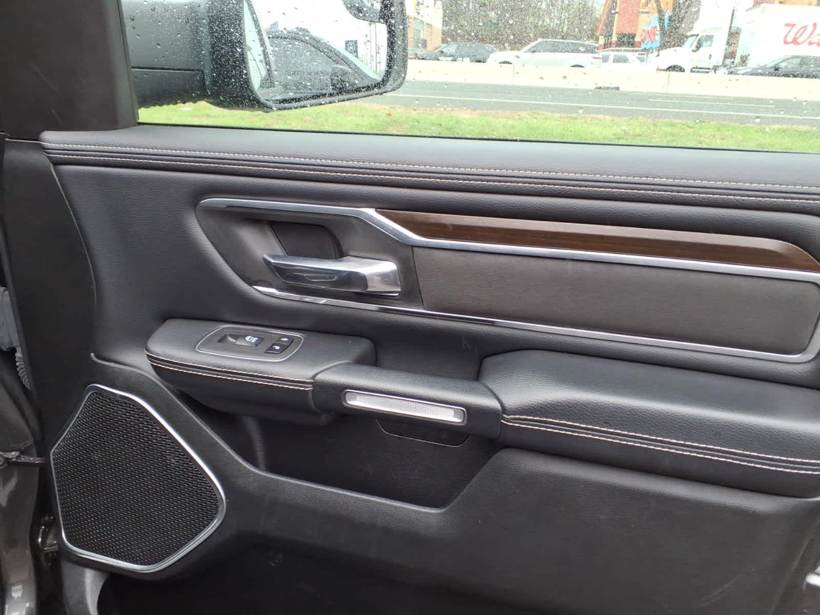 2022 RAM 1500 Laramie 4x4 Crew Cab 57 Box