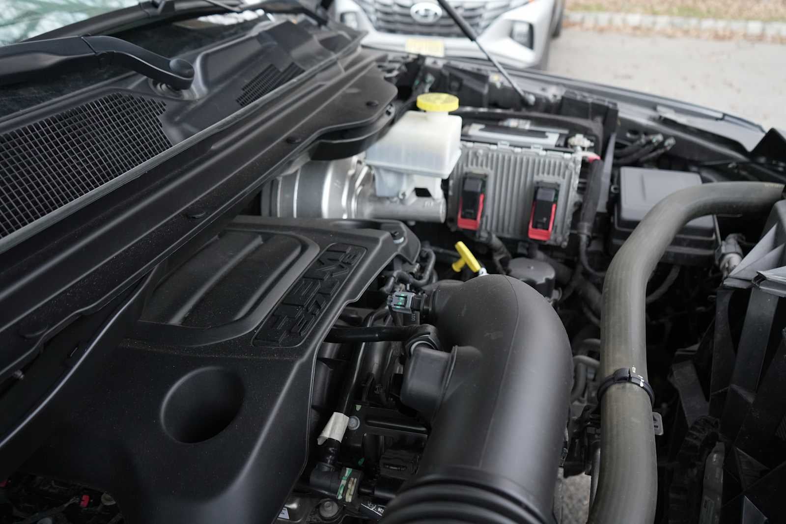 2022 RAM 1500 Laramie 4x4 Crew Cab 57 Box