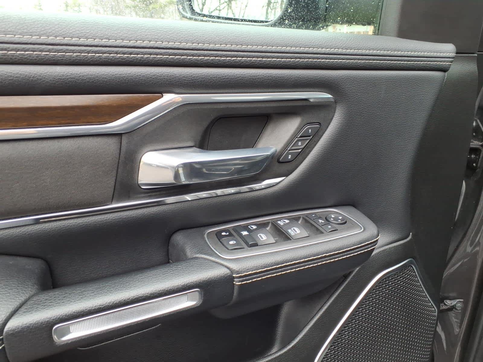 2022 RAM 1500 Laramie 4x4 Crew Cab 57 Box