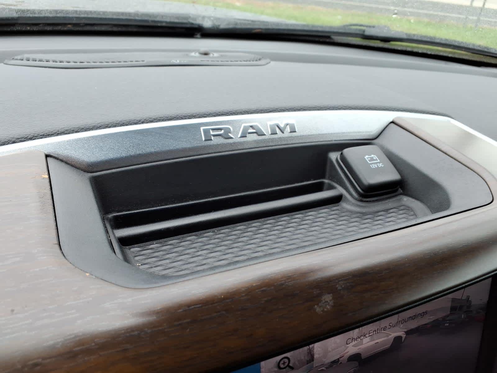 2022 RAM 1500 Laramie 4x4 Crew Cab 57 Box