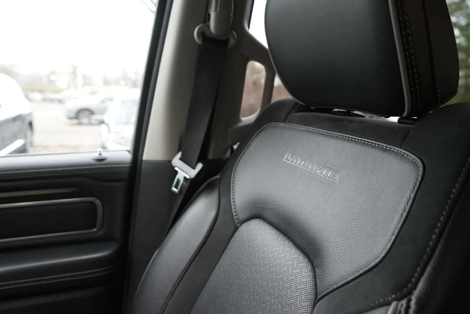 2022 RAM 1500 Laramie 4x4 Crew Cab 57 Box