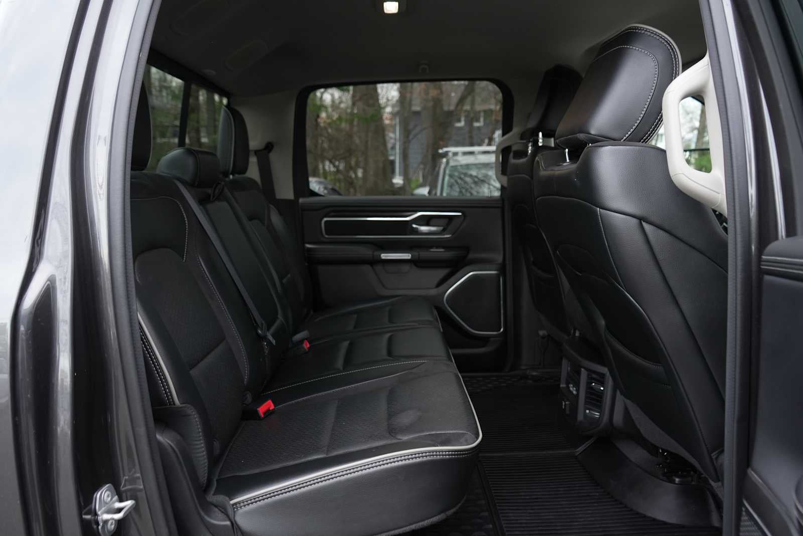 2022 RAM 1500 Laramie 4x4 Crew Cab 57 Box