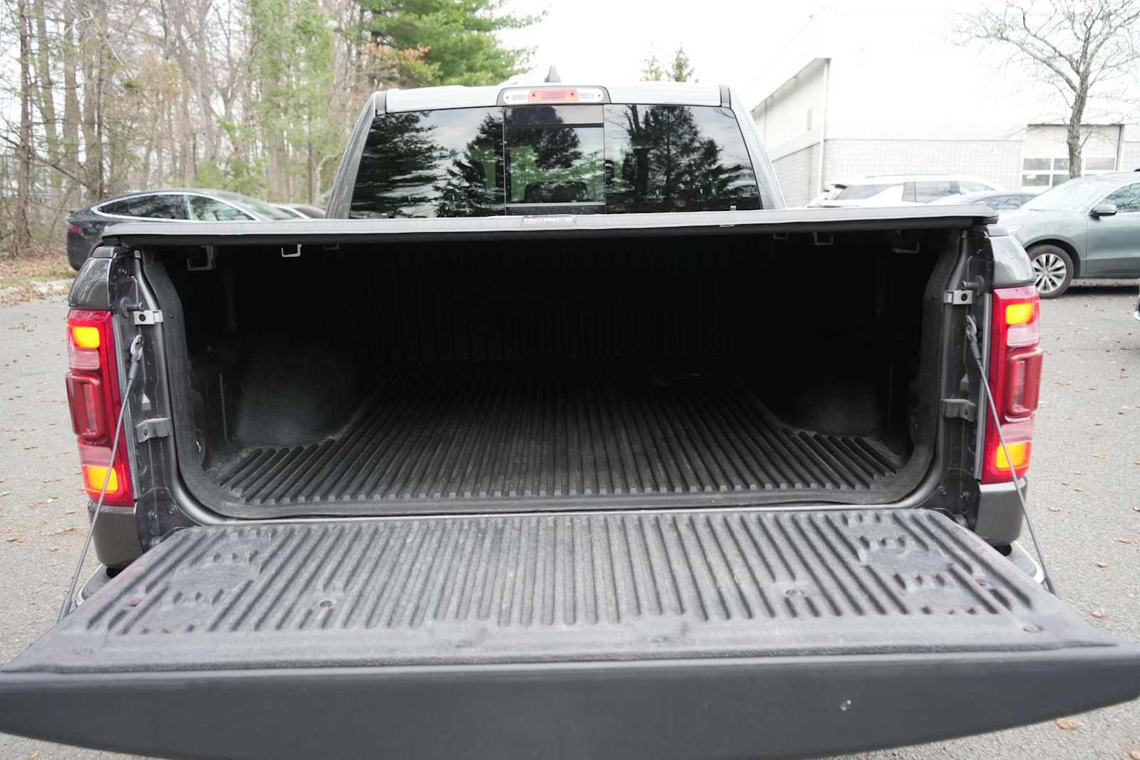 2022 RAM 1500 Laramie 4x4 Crew Cab 57 Box