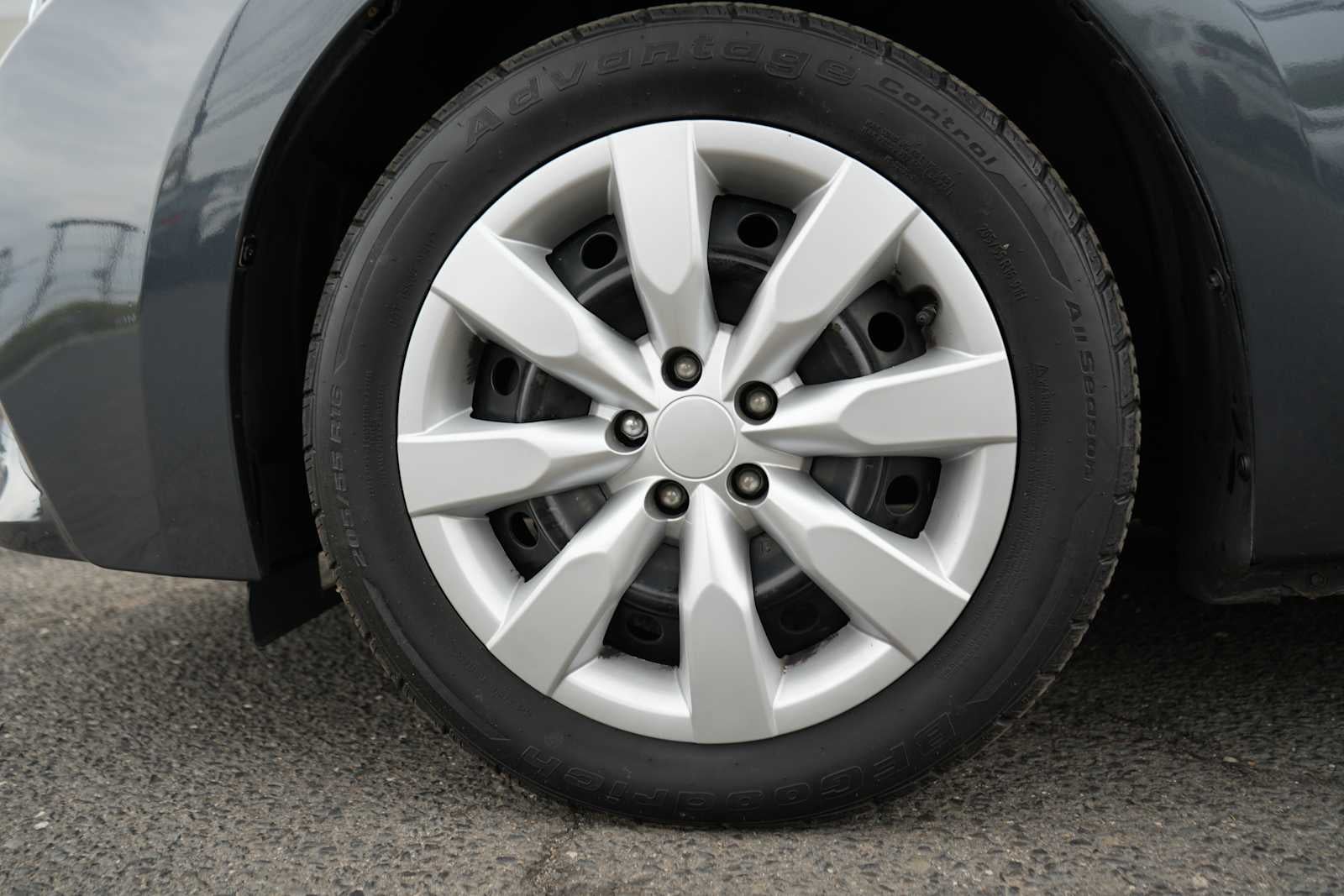 2015 Toyota Corolla 4dr Sdn CVT LE
