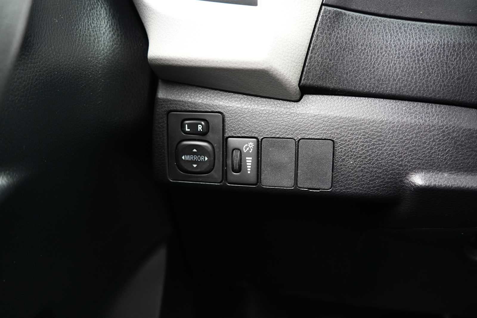 2015 Toyota Corolla 4dr Sdn CVT LE