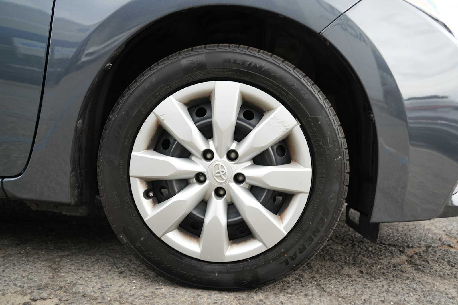 2015 Toyota Corolla 4dr Sdn CVT LE