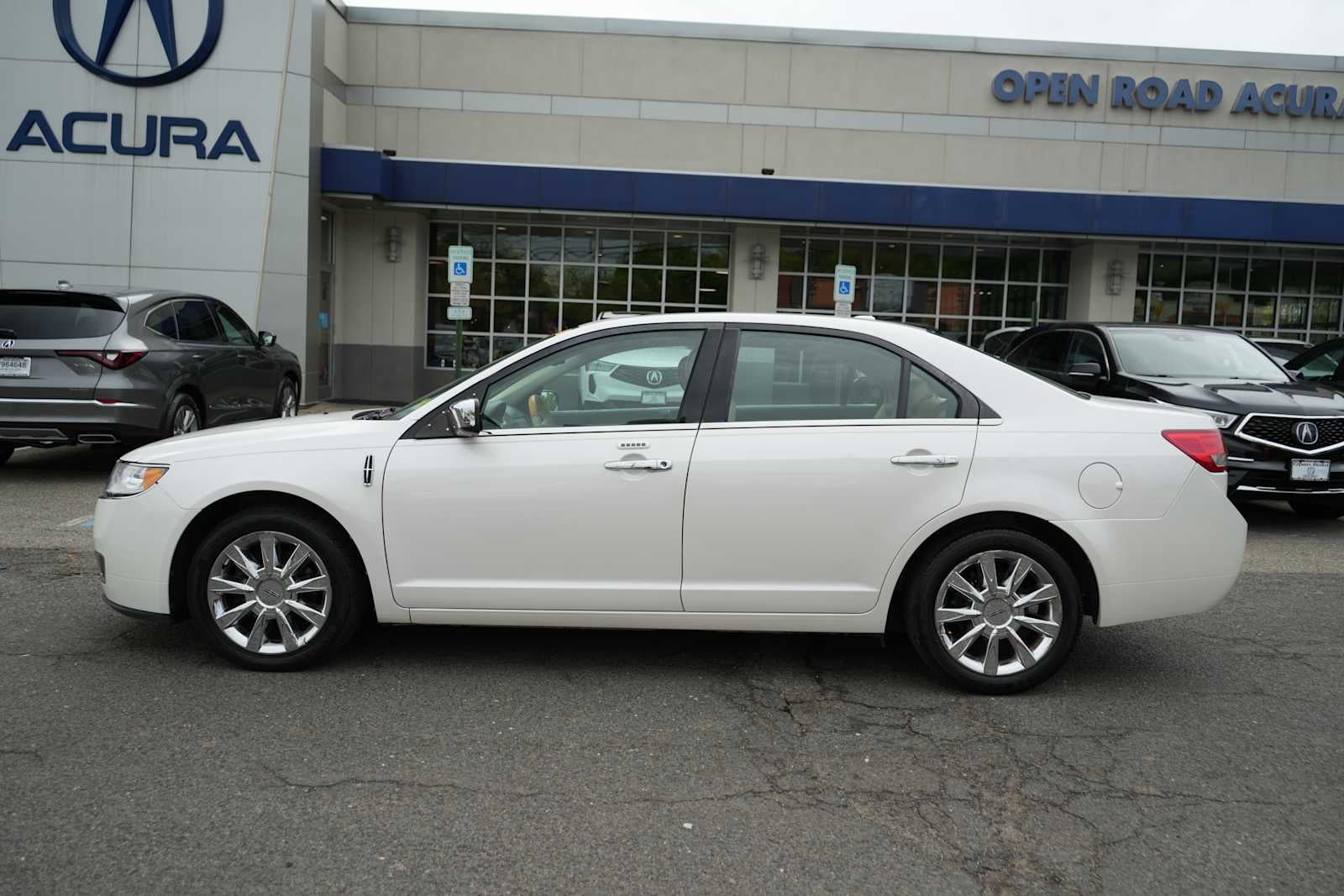 2011 Lincoln MKZ 4dr Sdn AWD