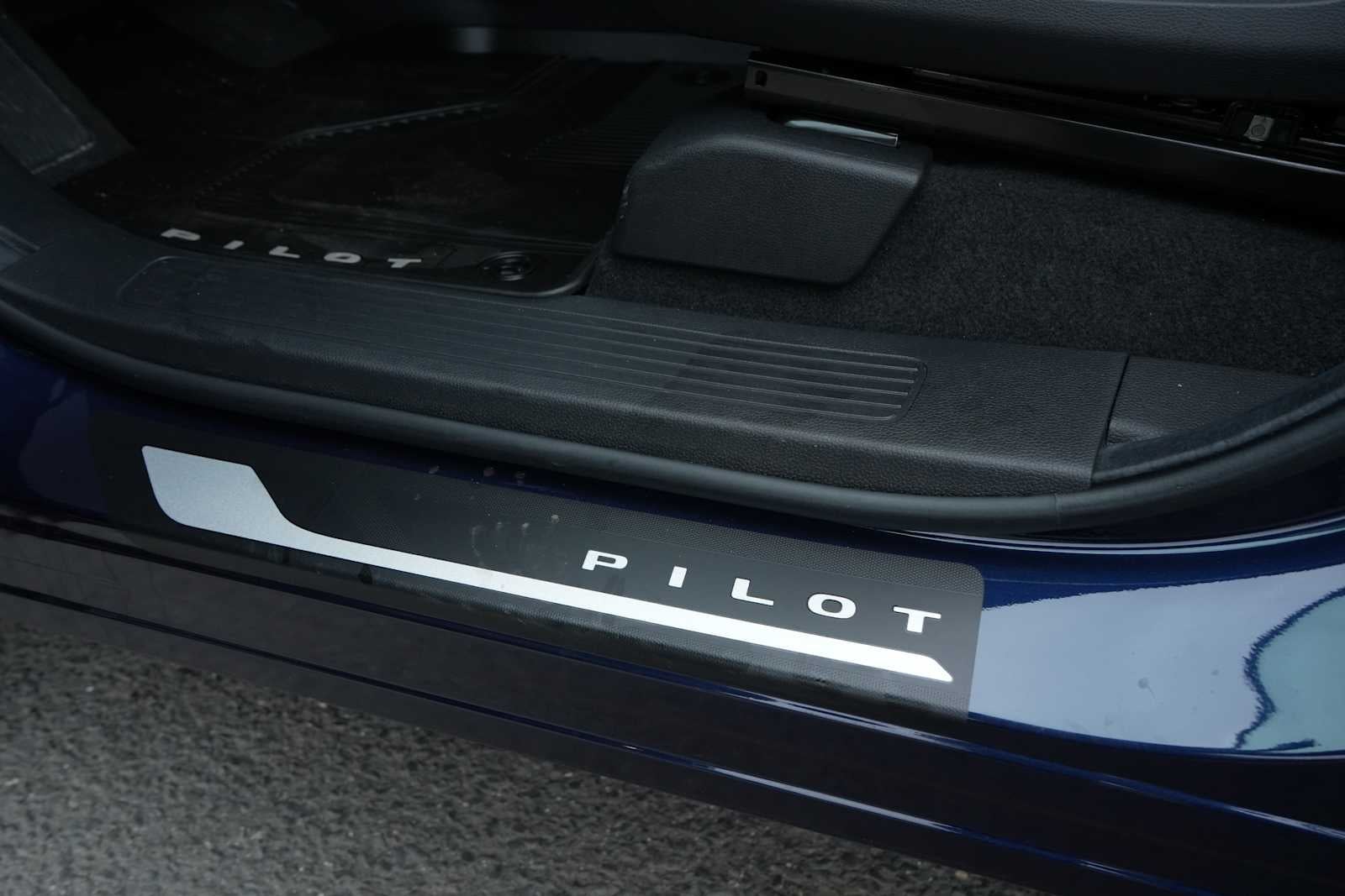 2025 Honda Pilot Touring AWD