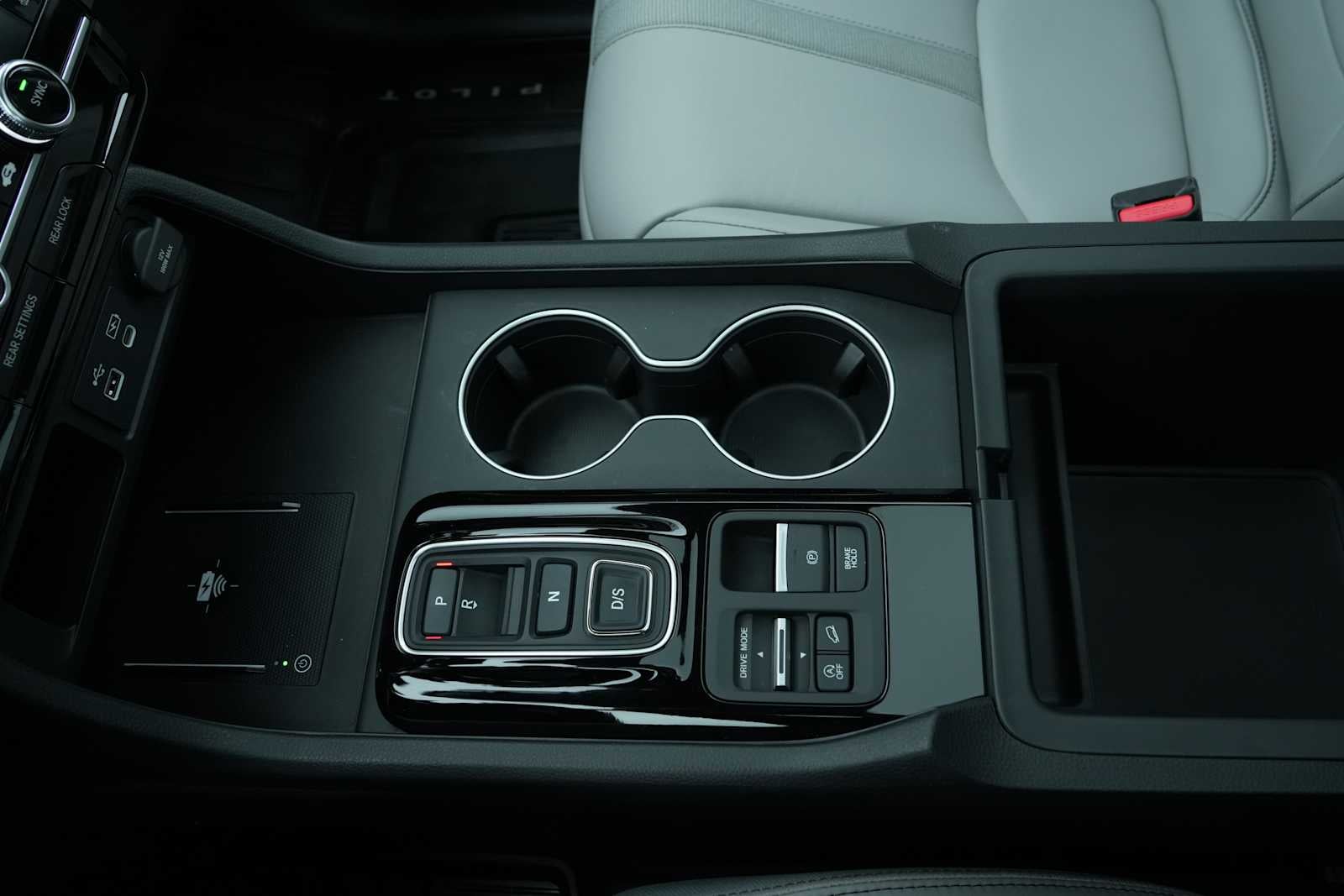 2025 Honda Pilot Touring AWD