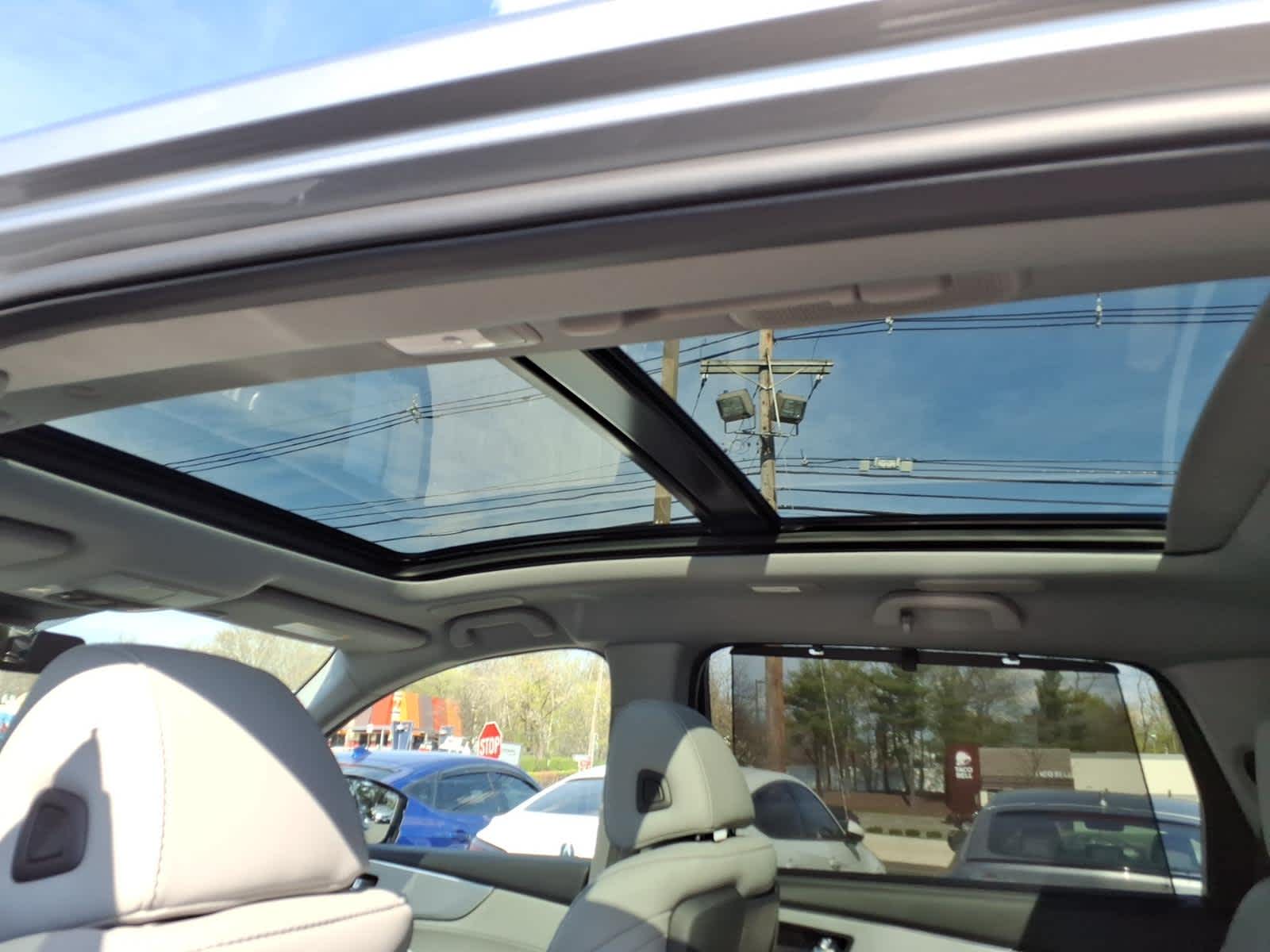 2025 Acura MDX SH-AWD w/Technology Package