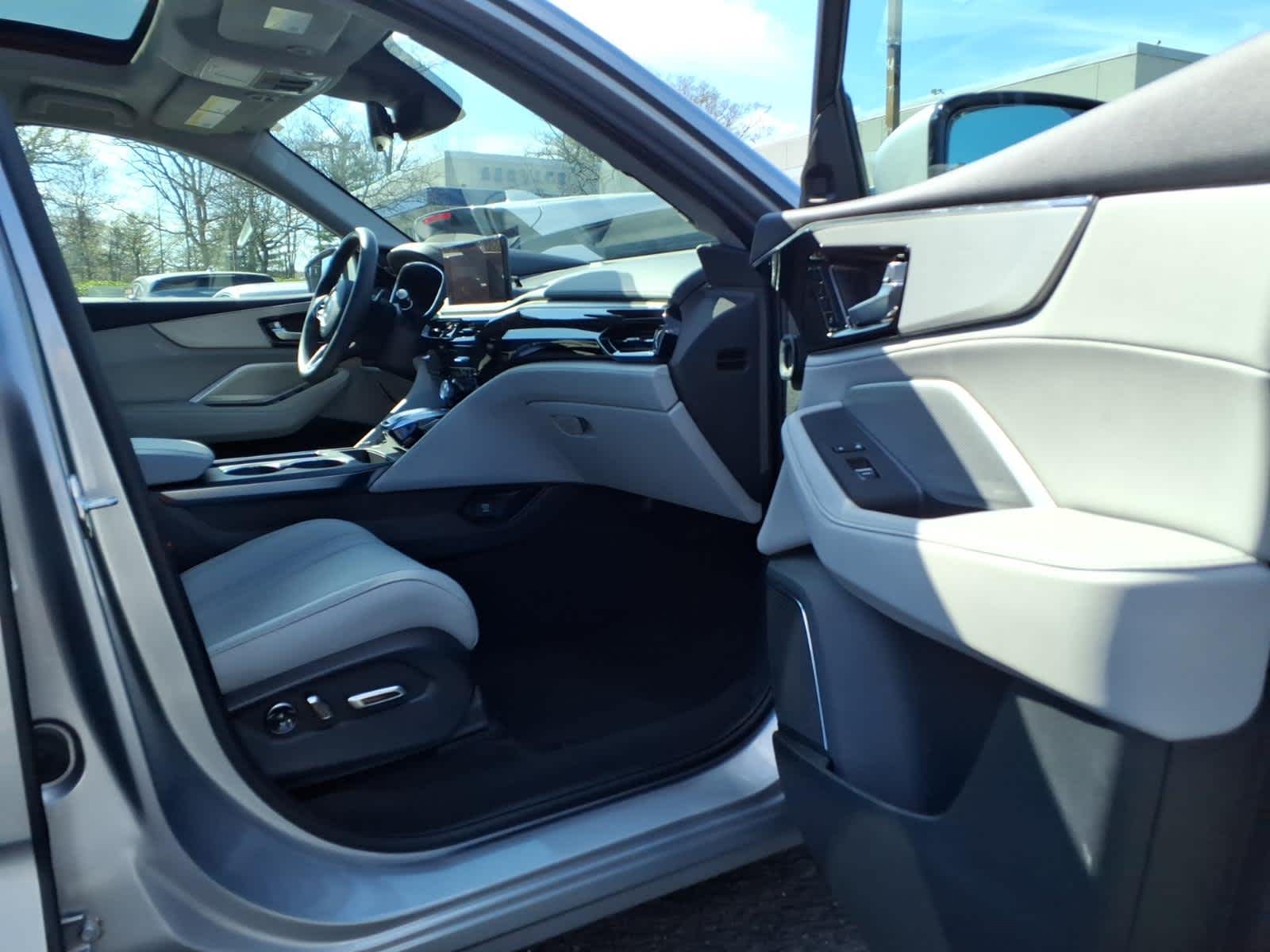 2025 Acura MDX SH-AWD w/Technology Package