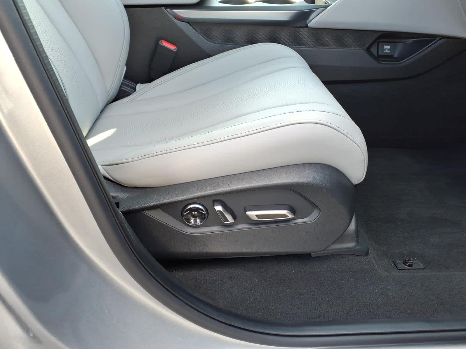 2025 Acura MDX SH-AWD w/Technology Package