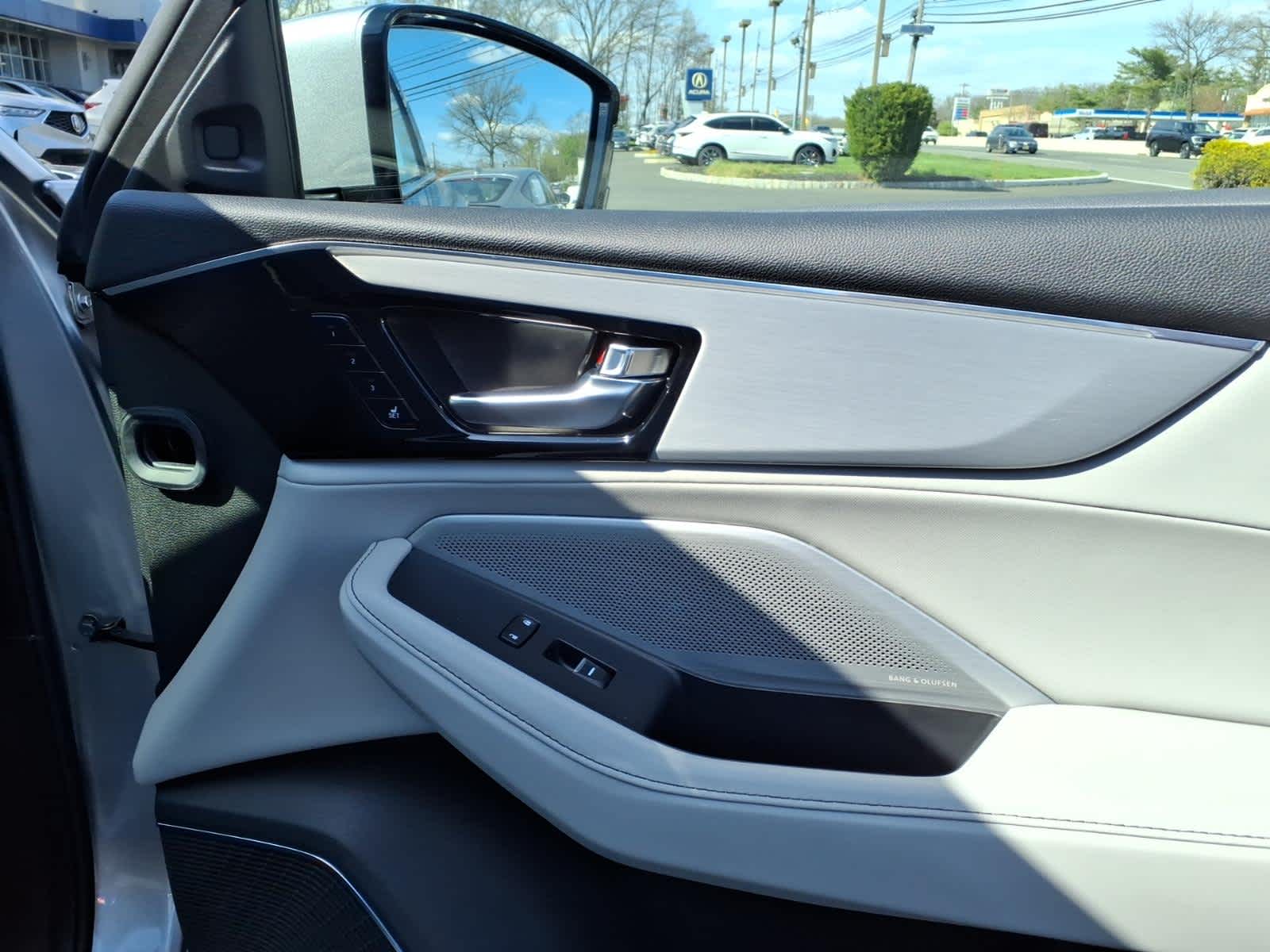 2025 Acura MDX SH-AWD w/Technology Package