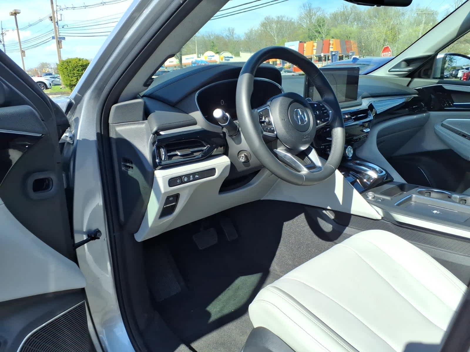 2025 Acura MDX SH-AWD w/Technology Package