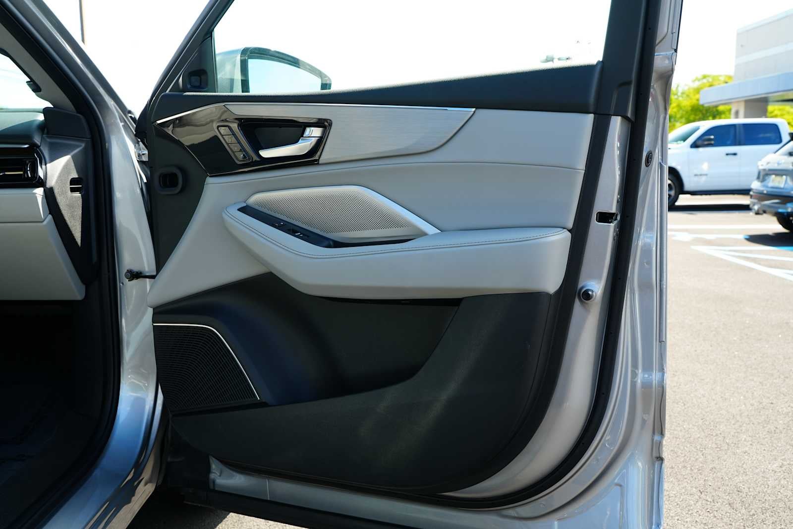 2025 Acura MDX SH-AWD w/Technology Package