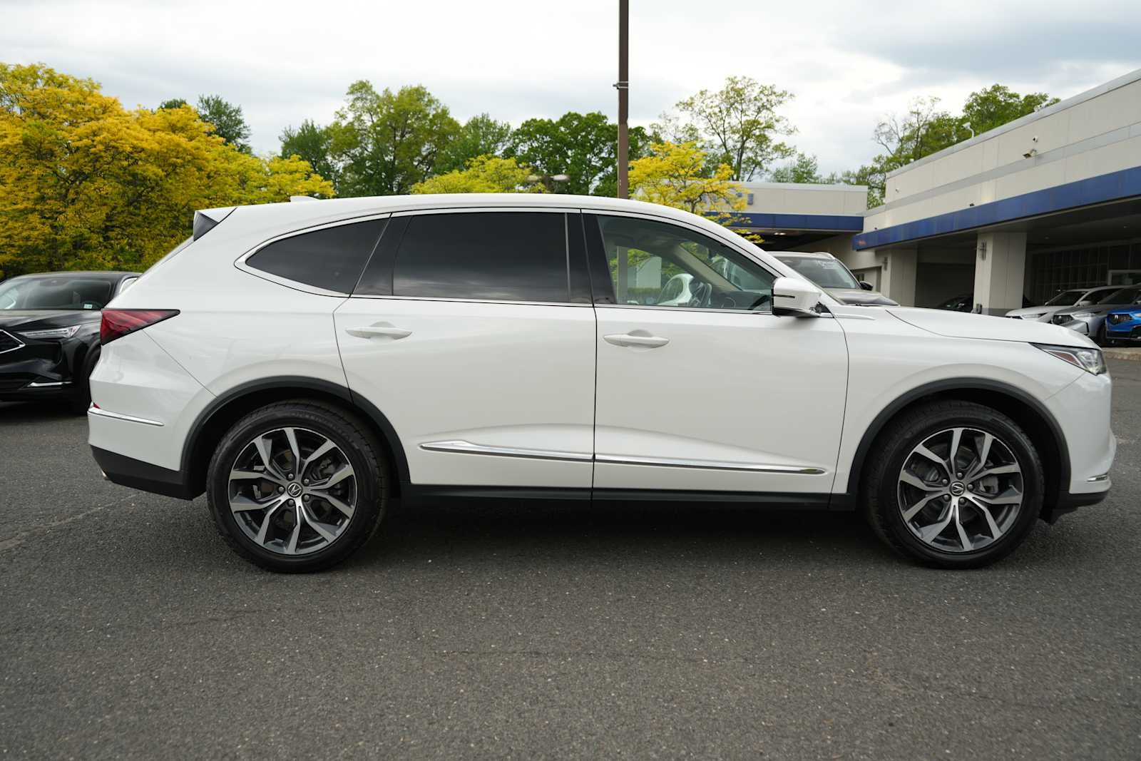 2023 Acura MDX SH-AWD w/Technology Package
