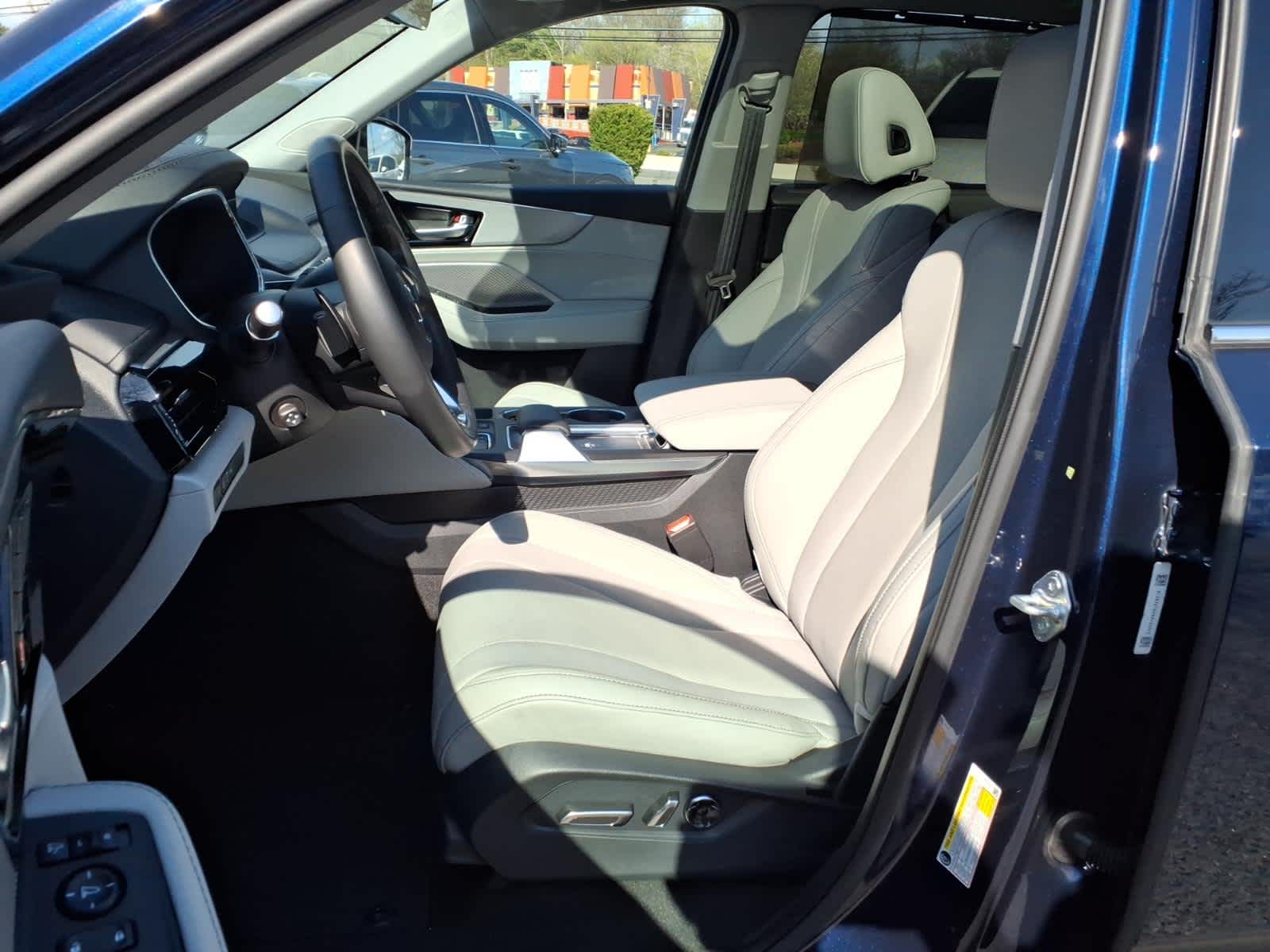 2024 Acura MDX SH-AWD w/Technology Package