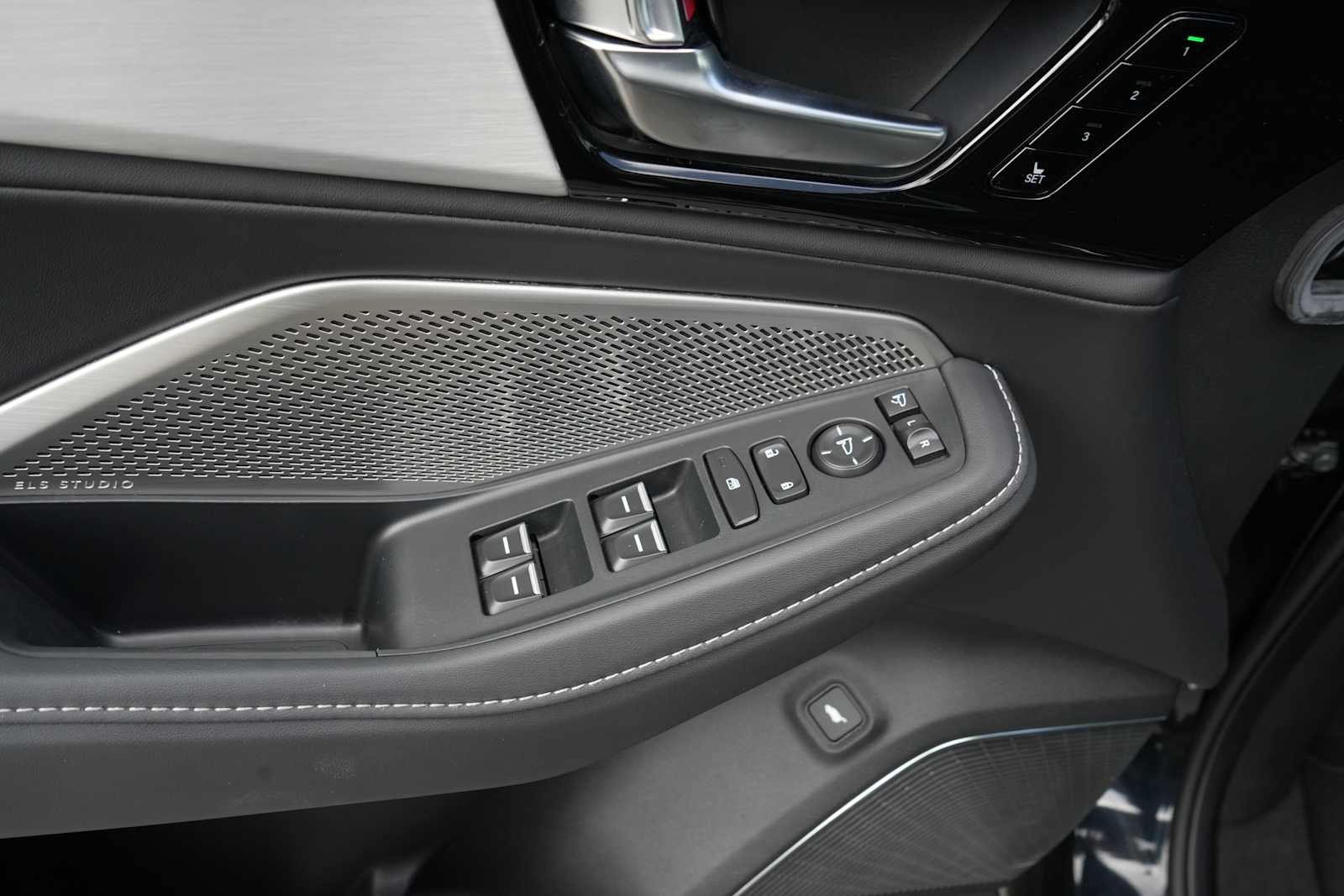 2024 Acura MDX SH-AWD w/Technology Package