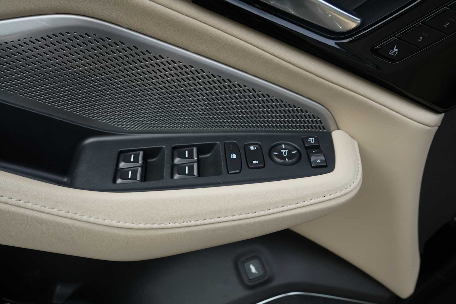 2024 Acura MDX SH-AWD w/Technology Package