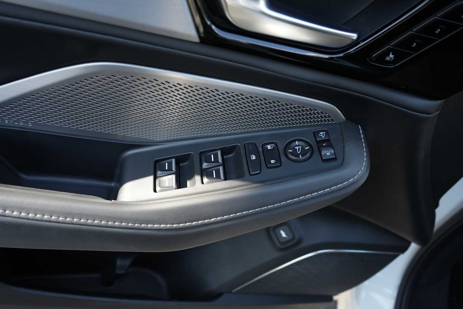 2024 Acura MDX SH-AWD w/Technology Package