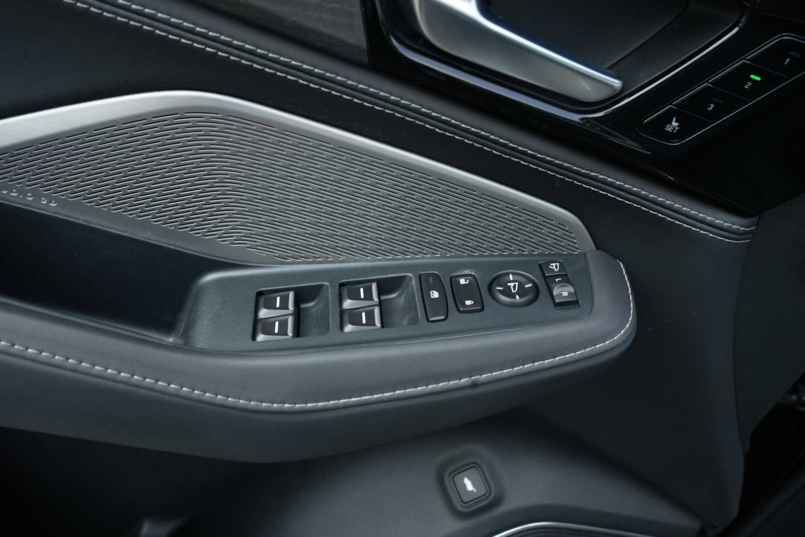 2023 Acura MDX SH-AWD w/Advance Package