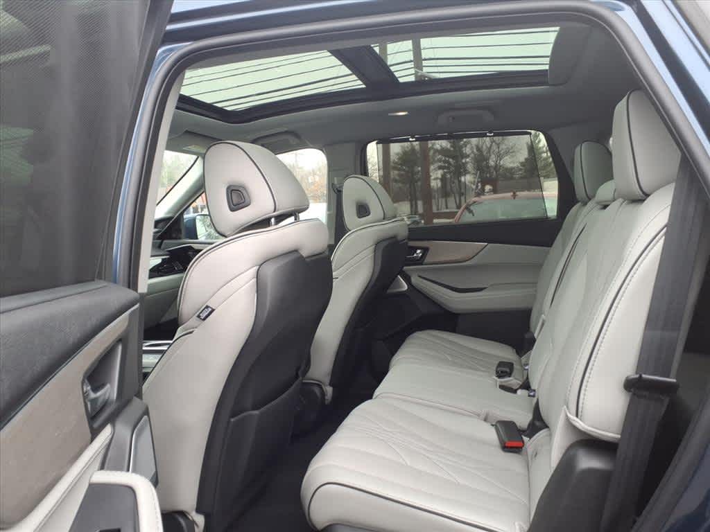 2025 Acura MDX SH-AWD w/Advance Package