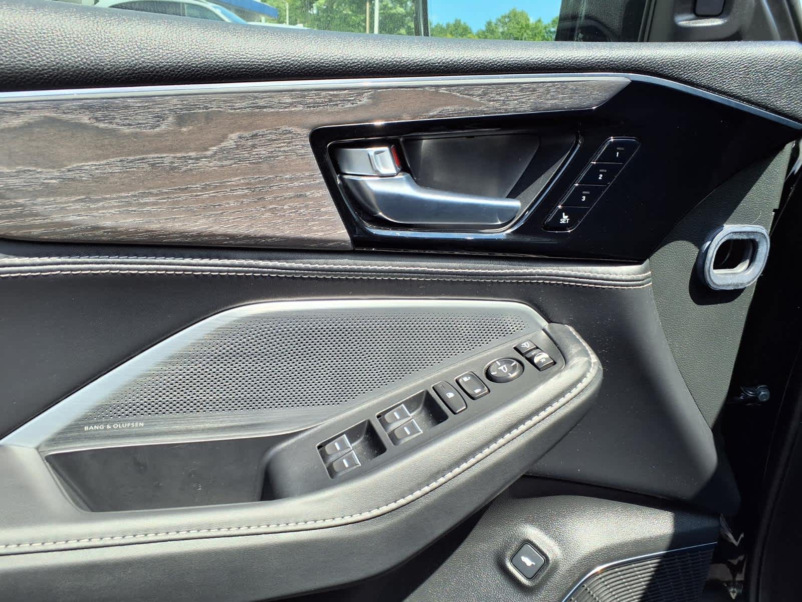 2025 Acura MDX SH-AWD w/Advance Package