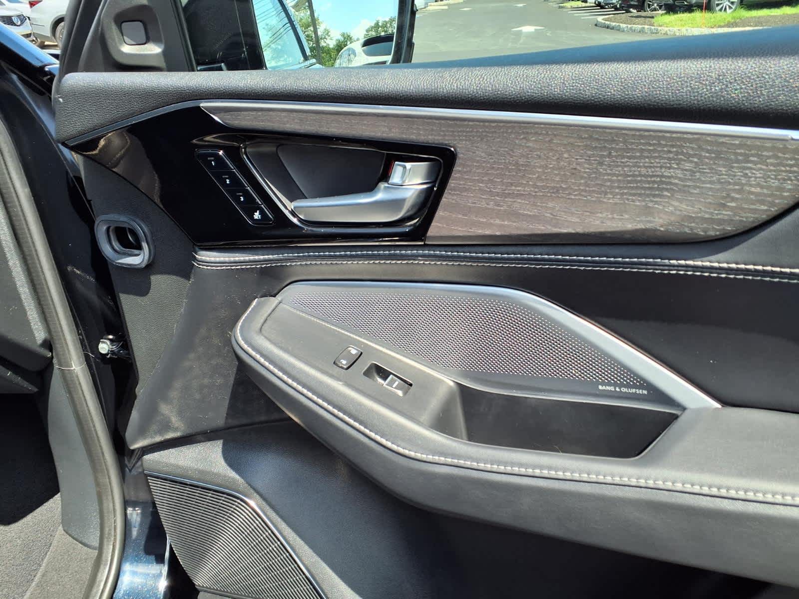 2025 Acura MDX SH-AWD w/Advance Package