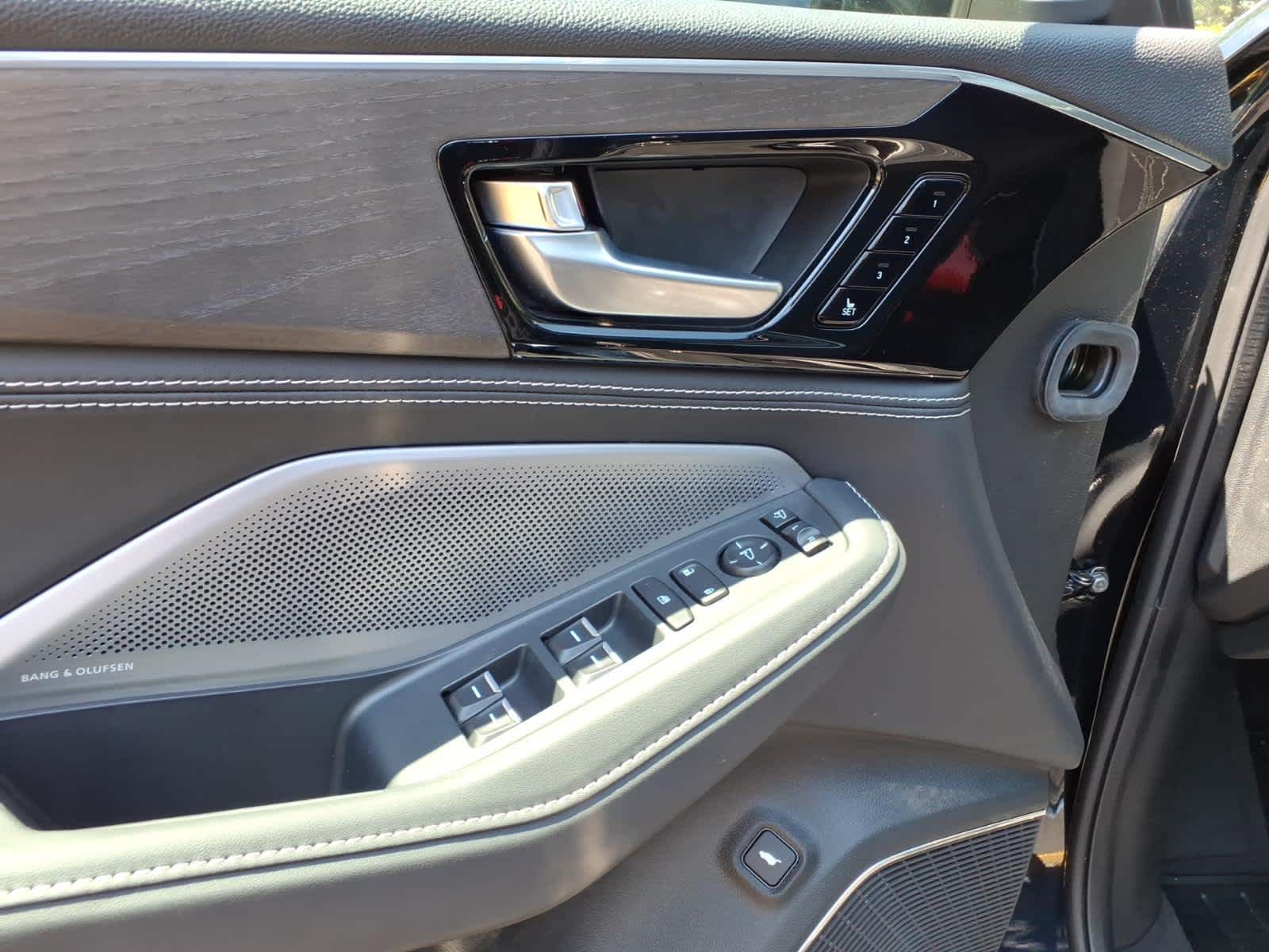 2026 Acura MDX SH-AWD w/Advance Package