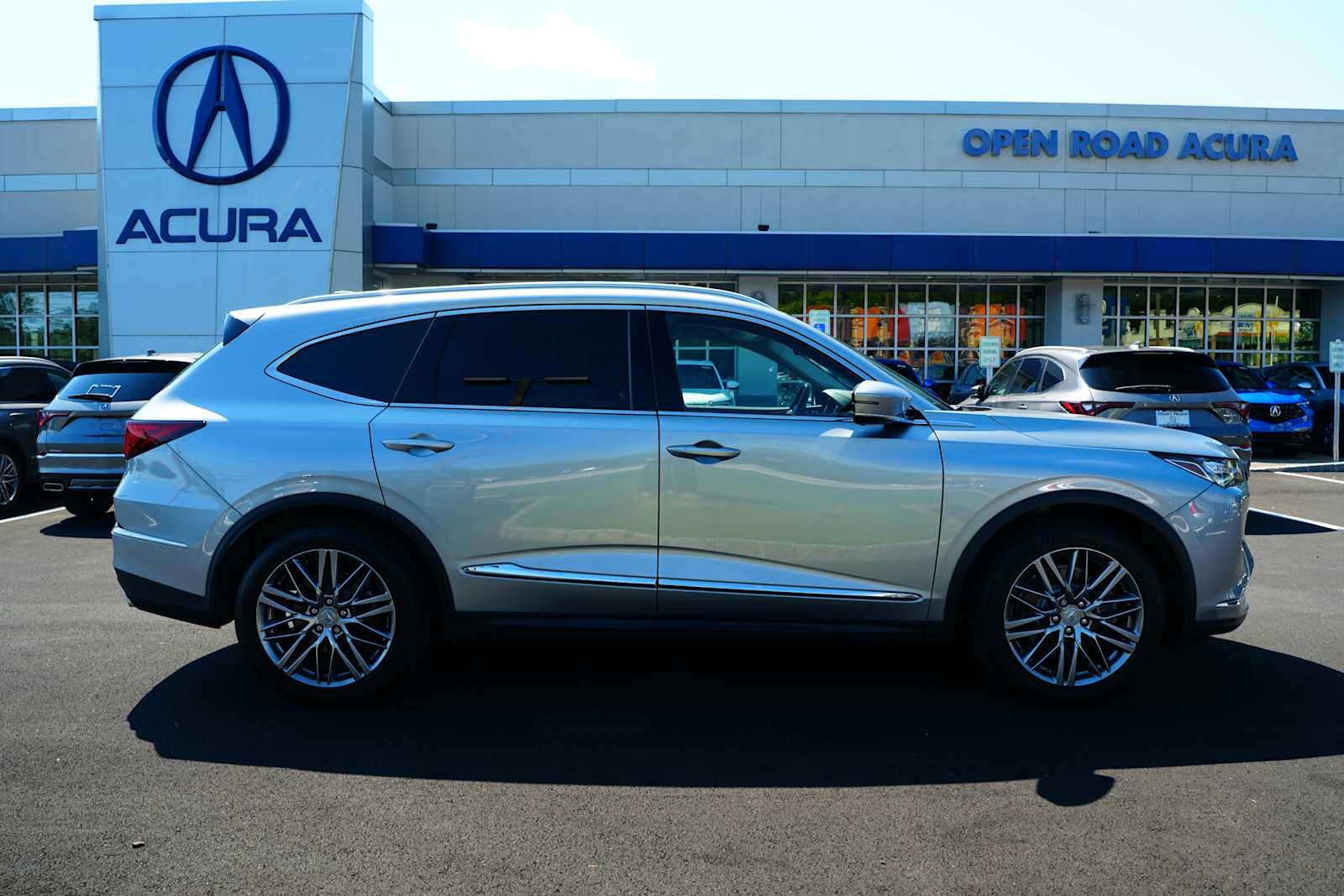 2024 Acura MDX SH-AWD w/Advance Package