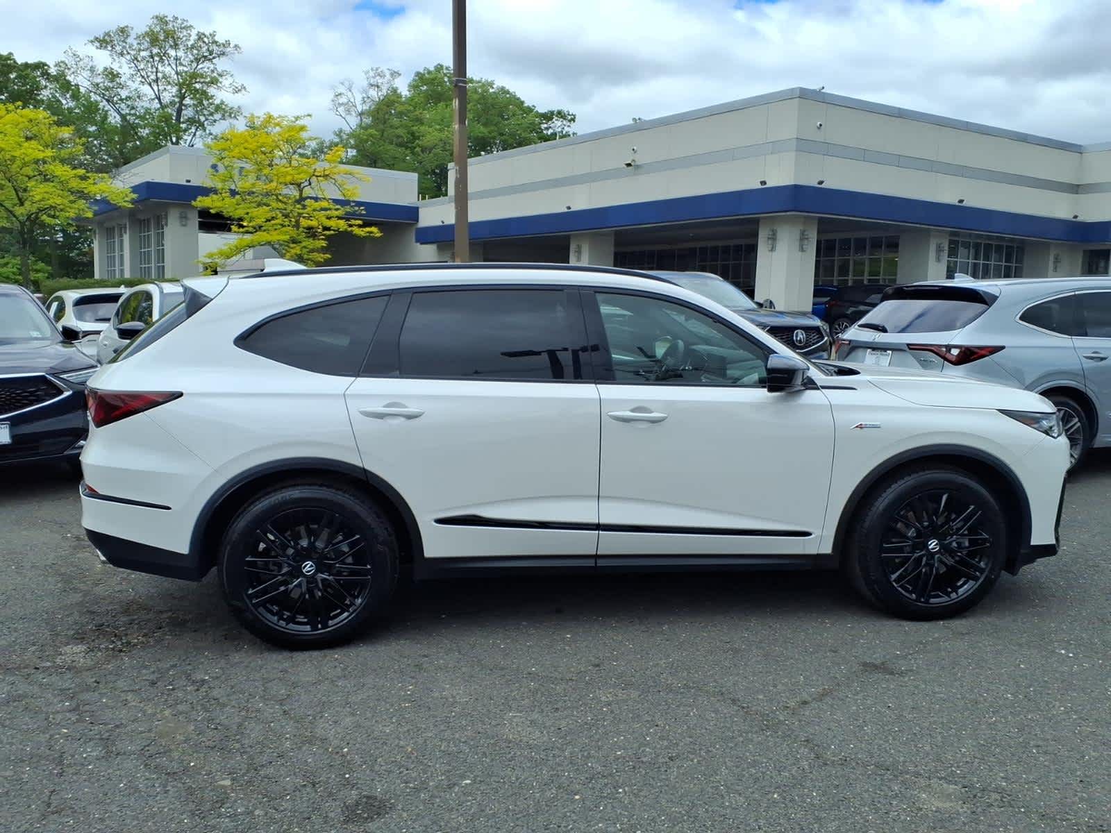 2026 Acura MDX SH-AWD w/A-Spec Advance Package