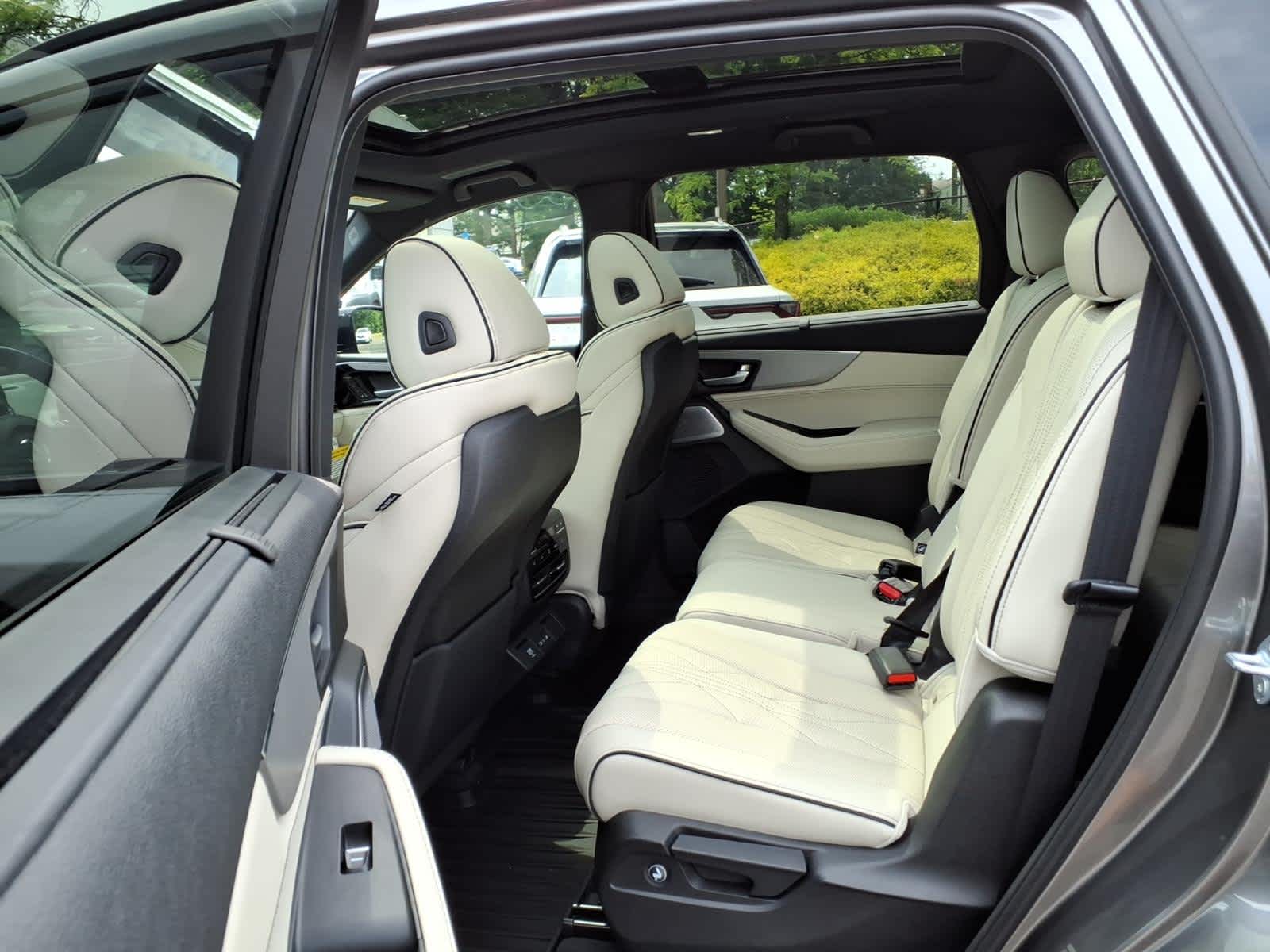 2026 Acura MDX SH-AWD w/A-Spec Advance Package