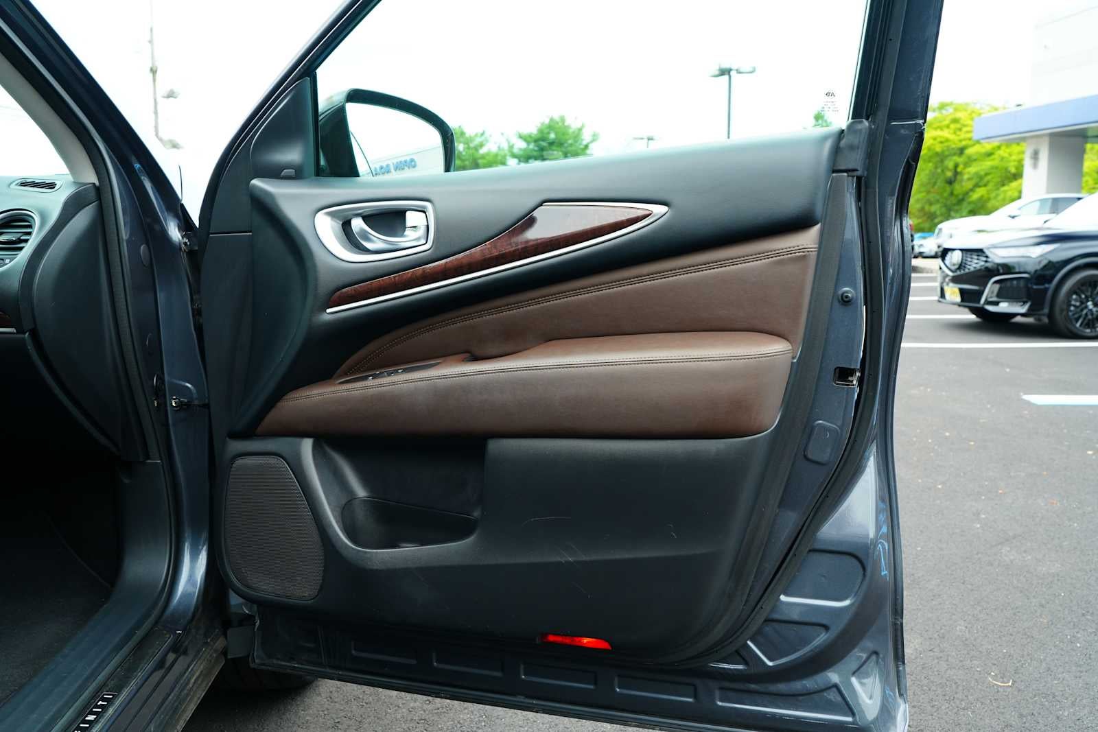 2013 INFINITI JX35 AWD 4dr