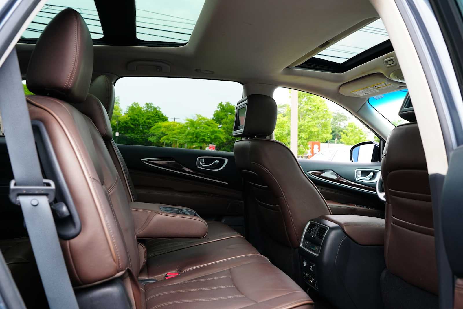 2013 INFINITI JX35 AWD 4dr