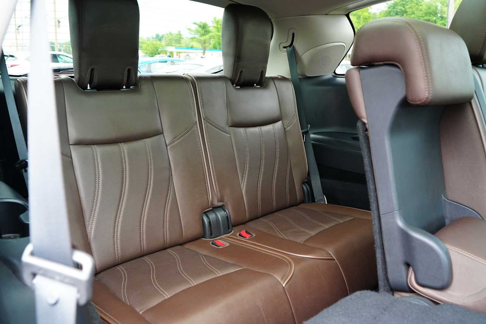 2013 INFINITI JX35 AWD 4dr