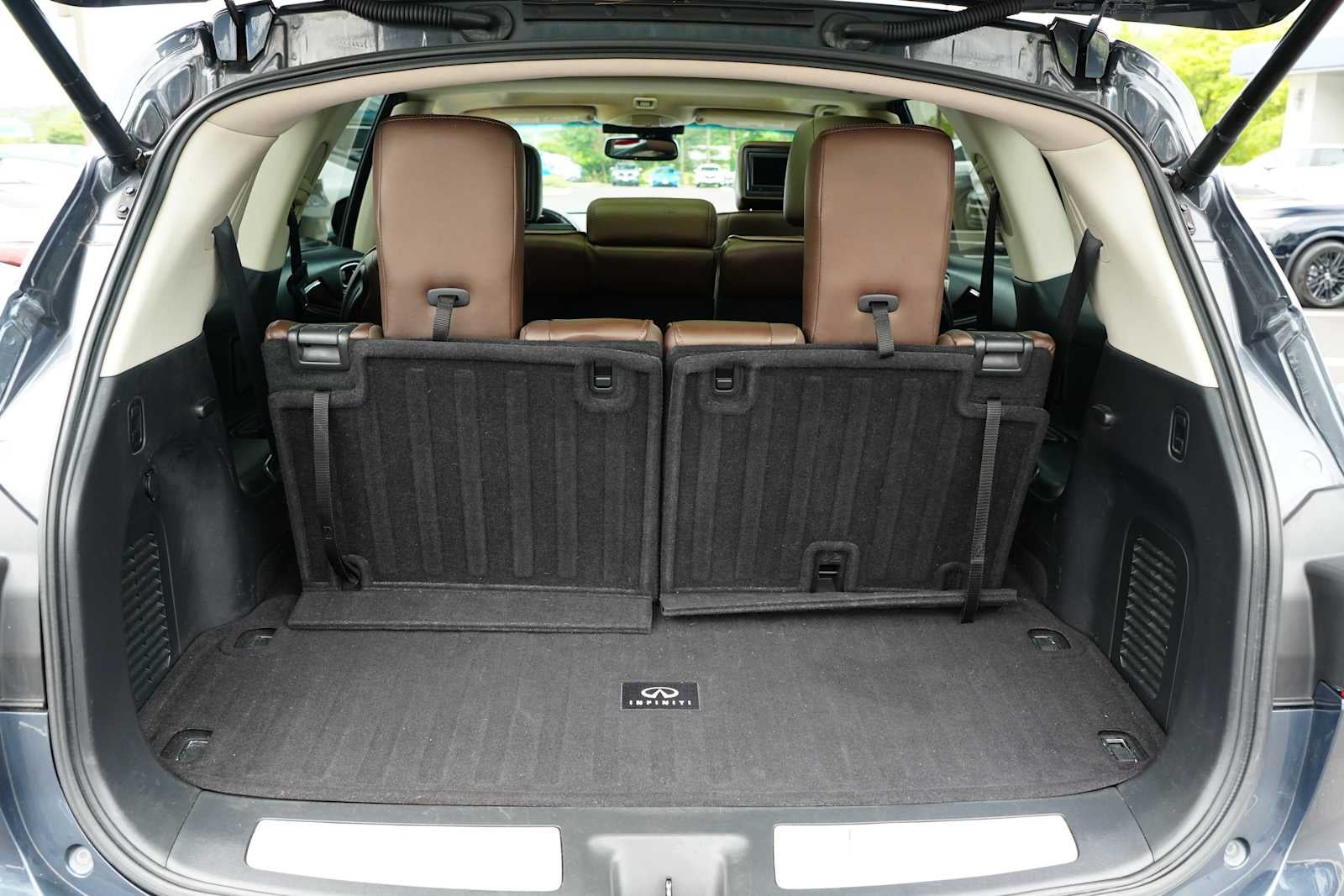 2013 INFINITI JX35 AWD 4dr