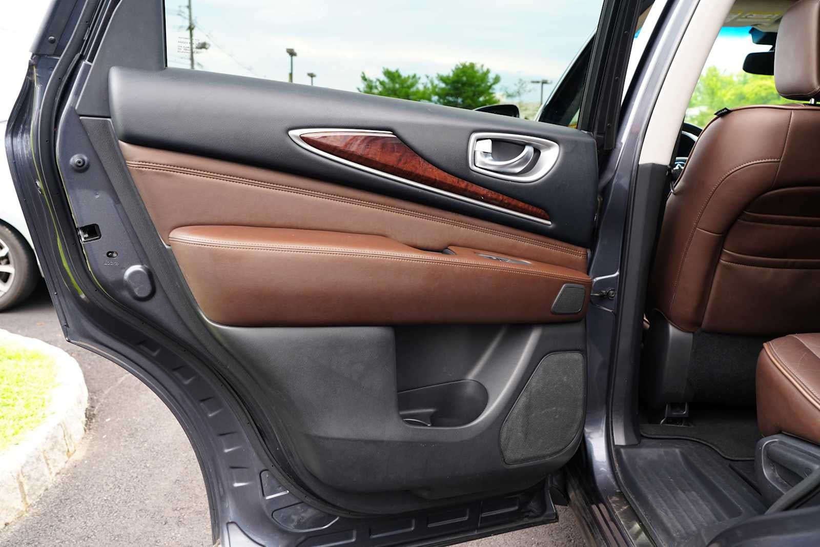 2013 INFINITI JX35 AWD 4dr
