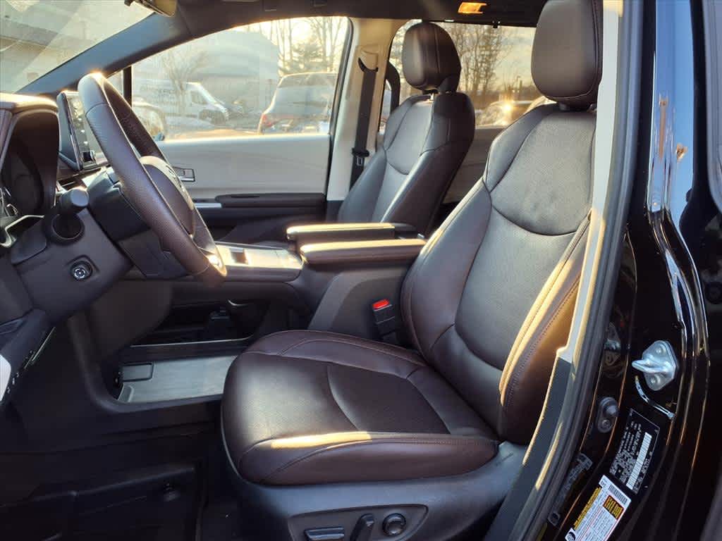 2024 Toyota Sienna Platinum AWD 7-Passenger