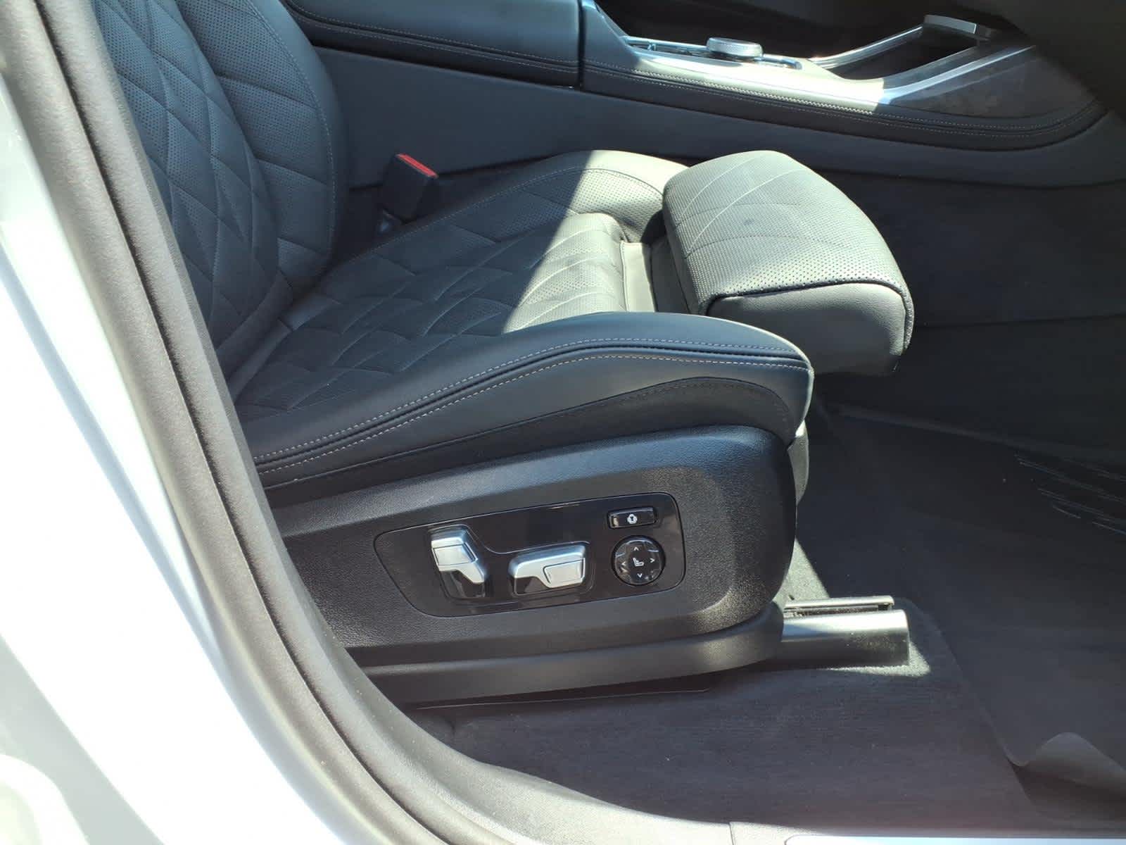 2024 BMW X7 xDrive40i Sports Activity Vehicle