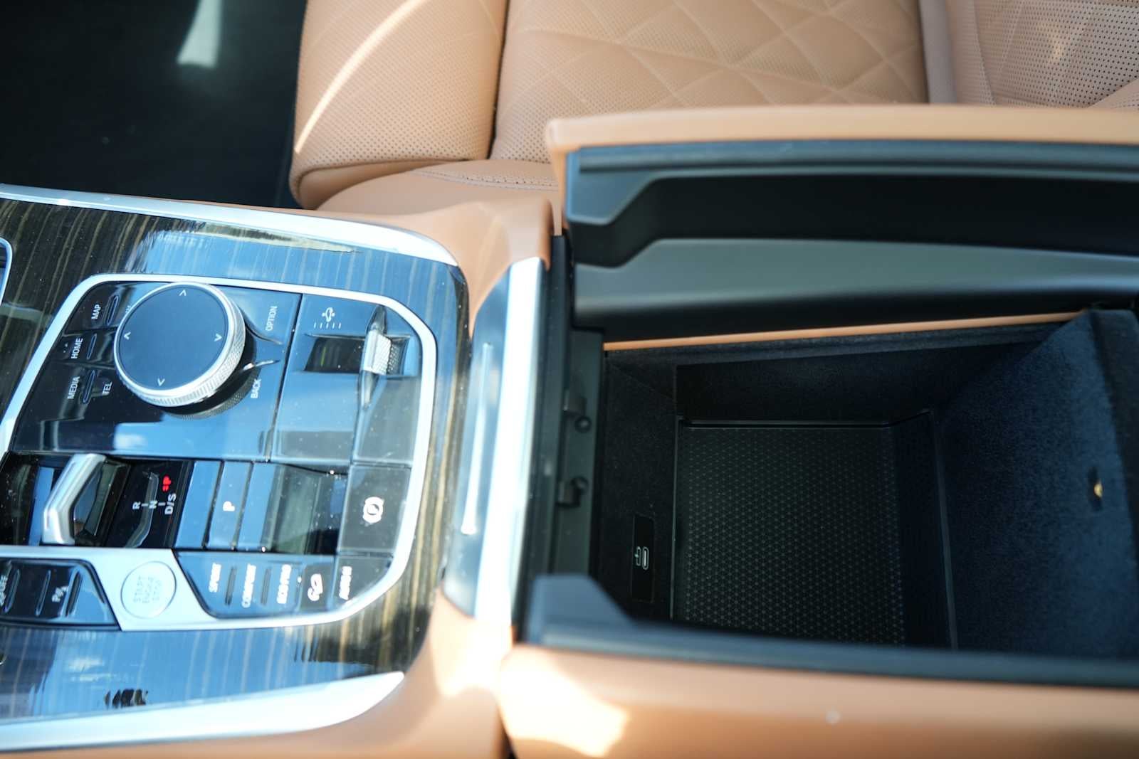 2023 BMW X7 xDrive40i Sports Activity Vehicle