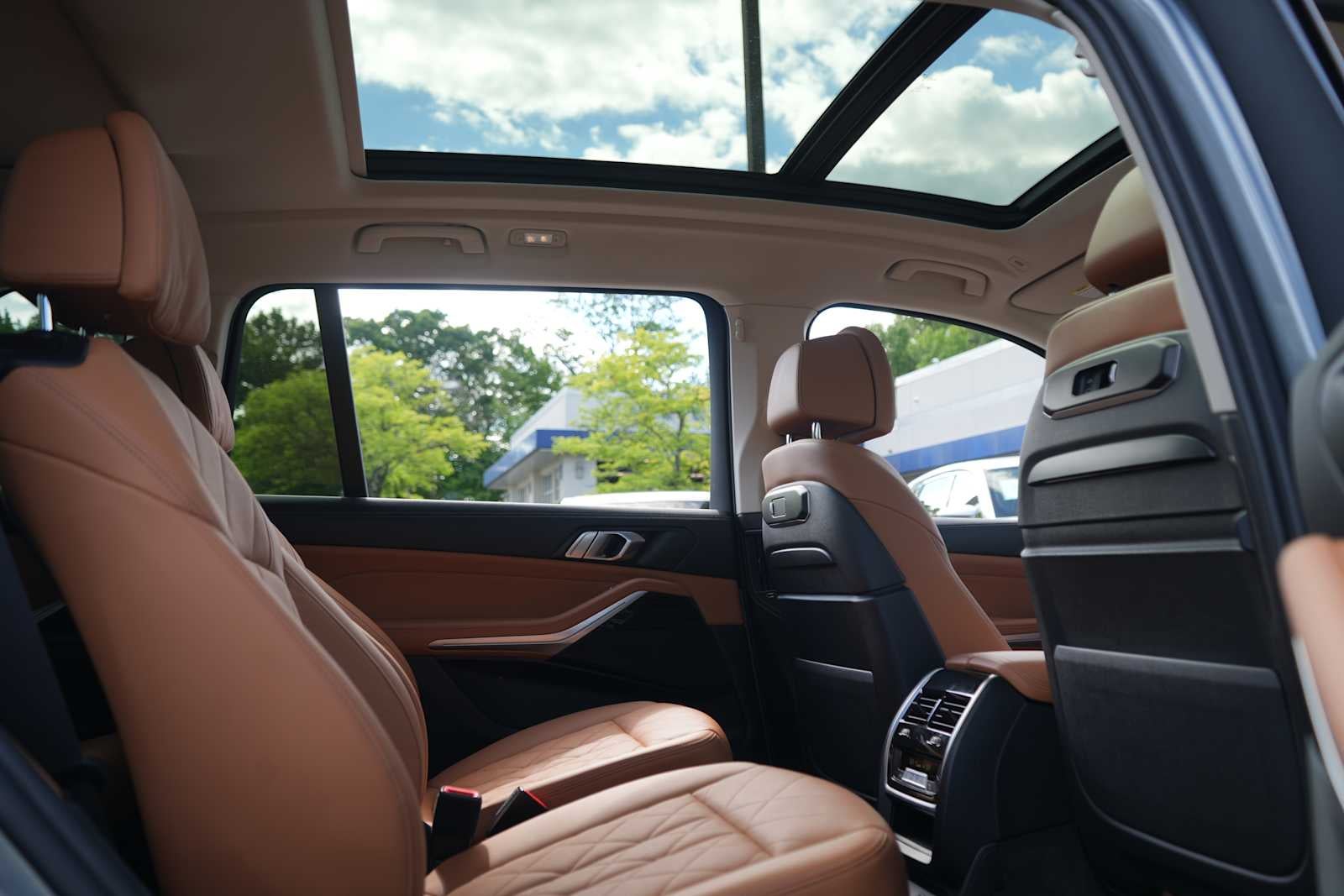 2023 BMW X7 xDrive40i Sports Activity Vehicle