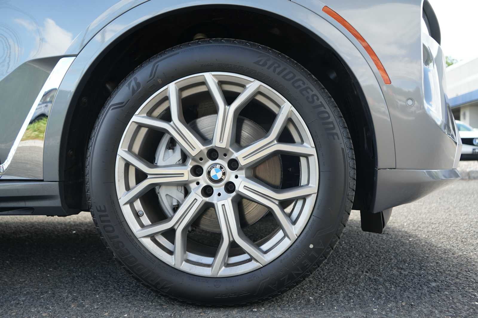 2023 BMW X7 xDrive40i Sports Activity Vehicle